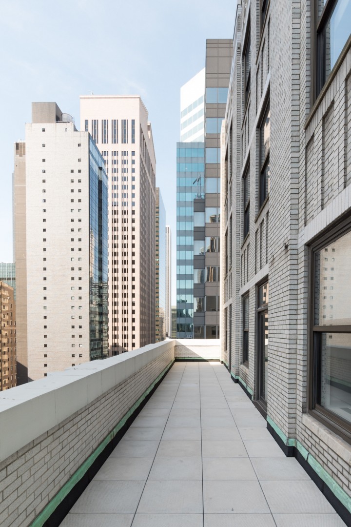 515 Madison Avenue 18th Floor Balcony