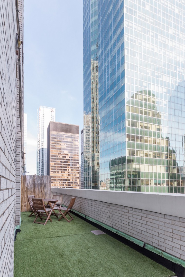 515 Madison Avenue 18th Floor Balcony