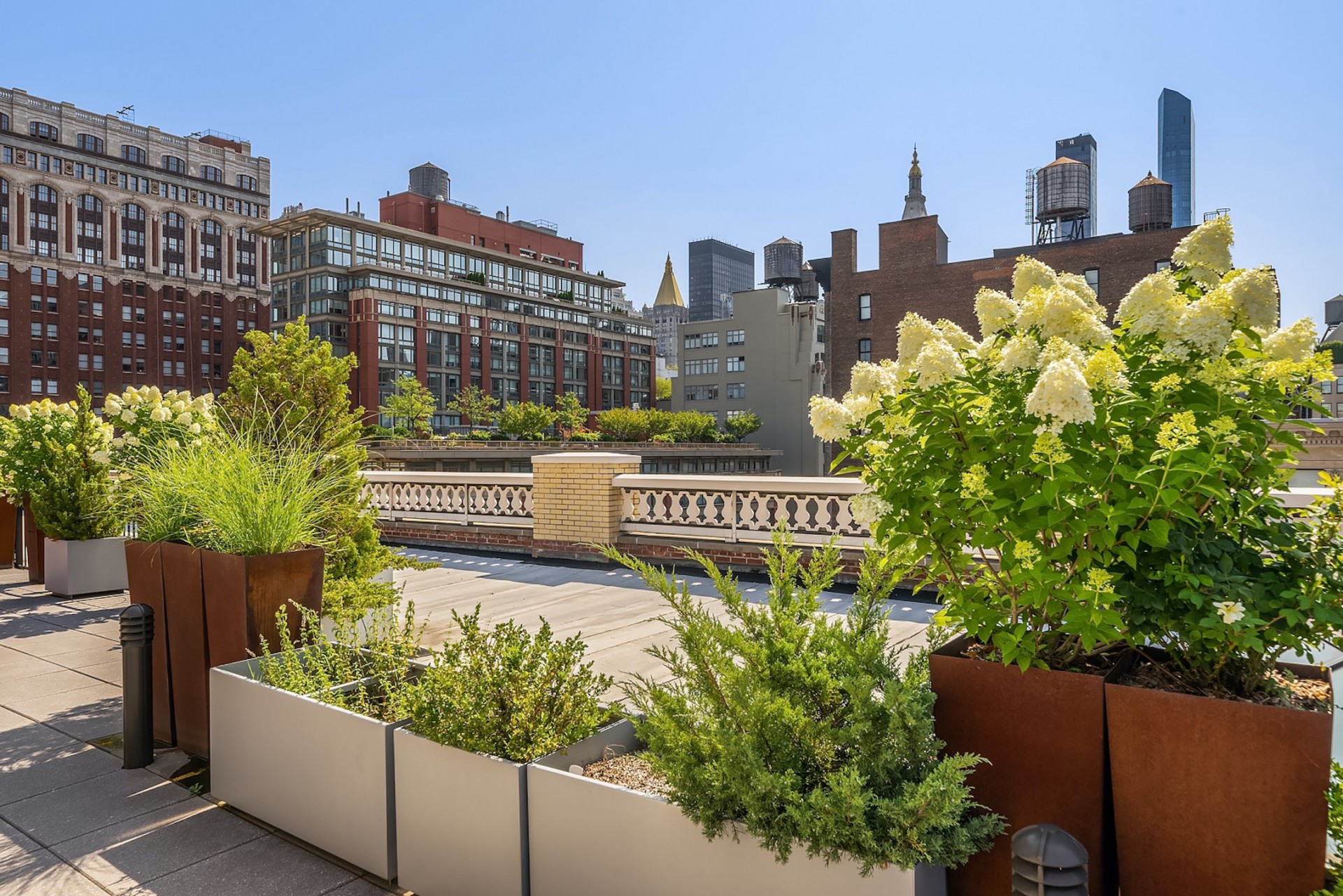 675 Avenue of the Americas Terrace