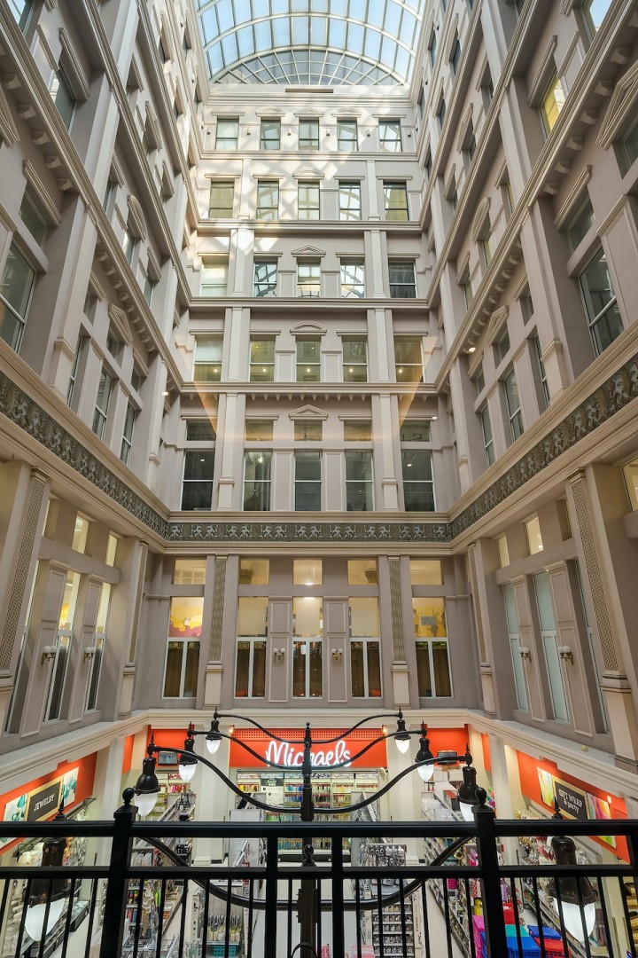 675 Avenue of the Americas Atrium