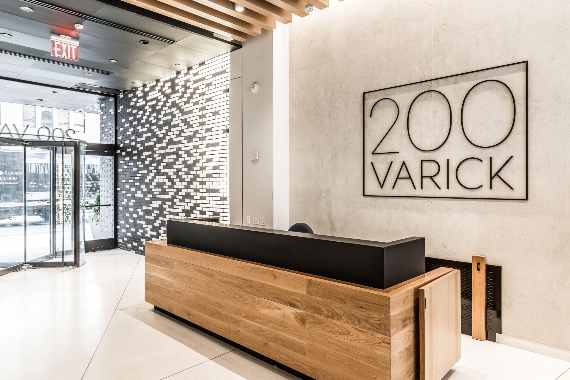 200 Varick Lobby Desk_008