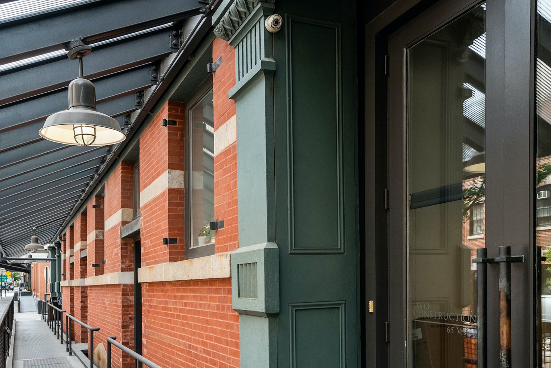 416 Washington Street Retail Entrance