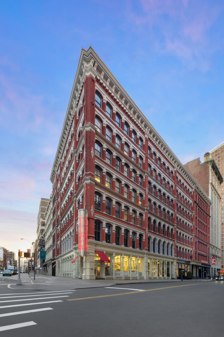 10 Astor Place