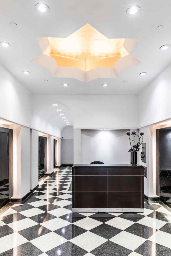 208 W 38th Street Lobby